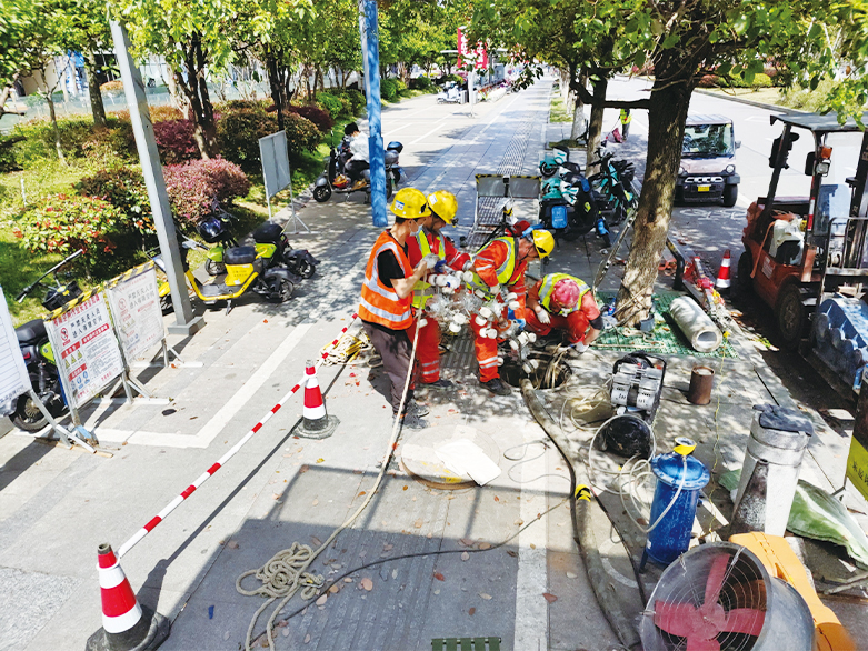  阳春UV-CIPP紫外光固化修复